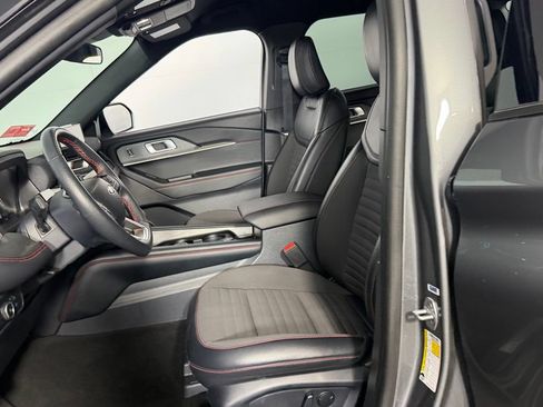 Used 2025 Ford Explorer ST-Line AWD/4WD image 23