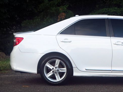 Used 2013 Toyota Camry SE FWD image 27