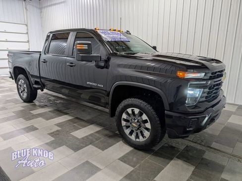 Used 2025 Chevrolet Silverado 2500 Custom w/ Custom Convenience Package image 6