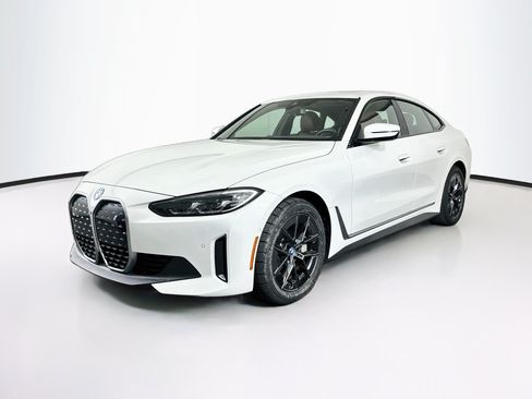 Used 2023 BMW i4 eDrive35 RWD image 3