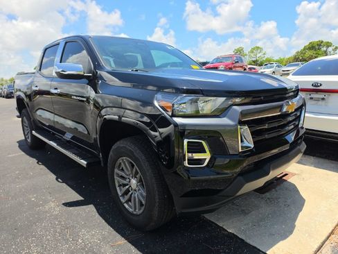 Used 2025 Chevrolet Colorado LT w/ Advanced Trailering Package RWD image 3