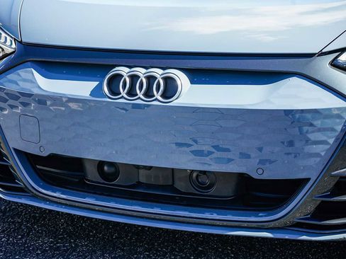 Used 2024 Audi e-tron GT Premium Plus image 8