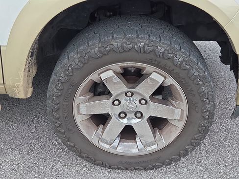 Used 2011 RAM 1500 Laramie Longhorn AWD/4WD image 3