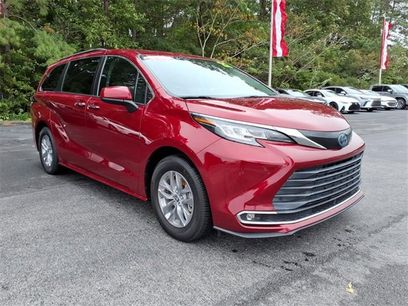 Used 2022 Toyota Sienna XLE