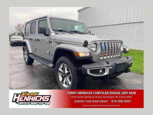 Used 2019 Jeep Wrangler Unlimited Sahara AWD/4WD image 1