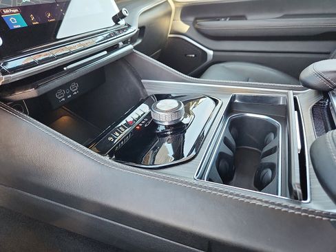 Used 2024 Jeep Wagoneer Series II w/ Flexible Seating Group image 20