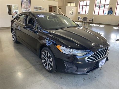 Used 2019 Ford Fusion SE image 8