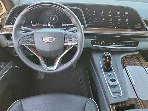 Certified 2024 Cadillac Escalade Premium Luxury image 11