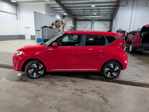 Used 2024 Kia Soul GT-Line w/ GT-Line Technology Package FWD image 5