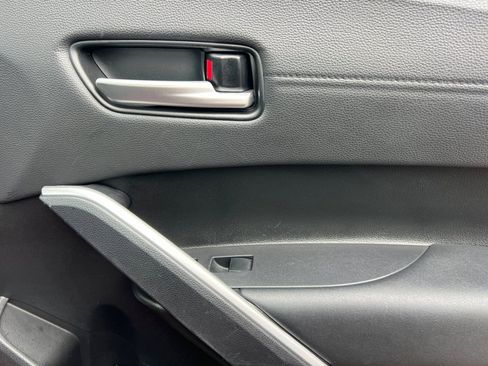 Certified 2023 Toyota Corolla Cross XLE image 22