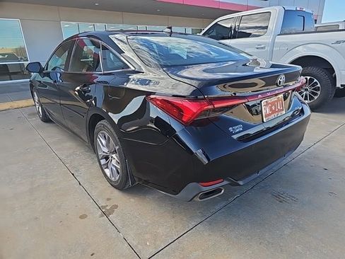 Used 2019 Toyota Avalon XLE image 6