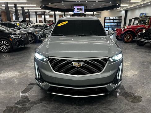 Used 2023 Cadillac XT6 Luxury AWD/4WD image 2