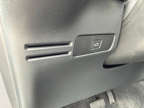 Used 2023 Volvo C40 P8 Recharge Plus AWD/4WD image 19