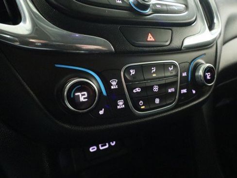 Used 2020 Chevrolet Equinox LT image 17