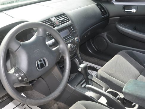 Used 2004 Honda Accord LX image 11