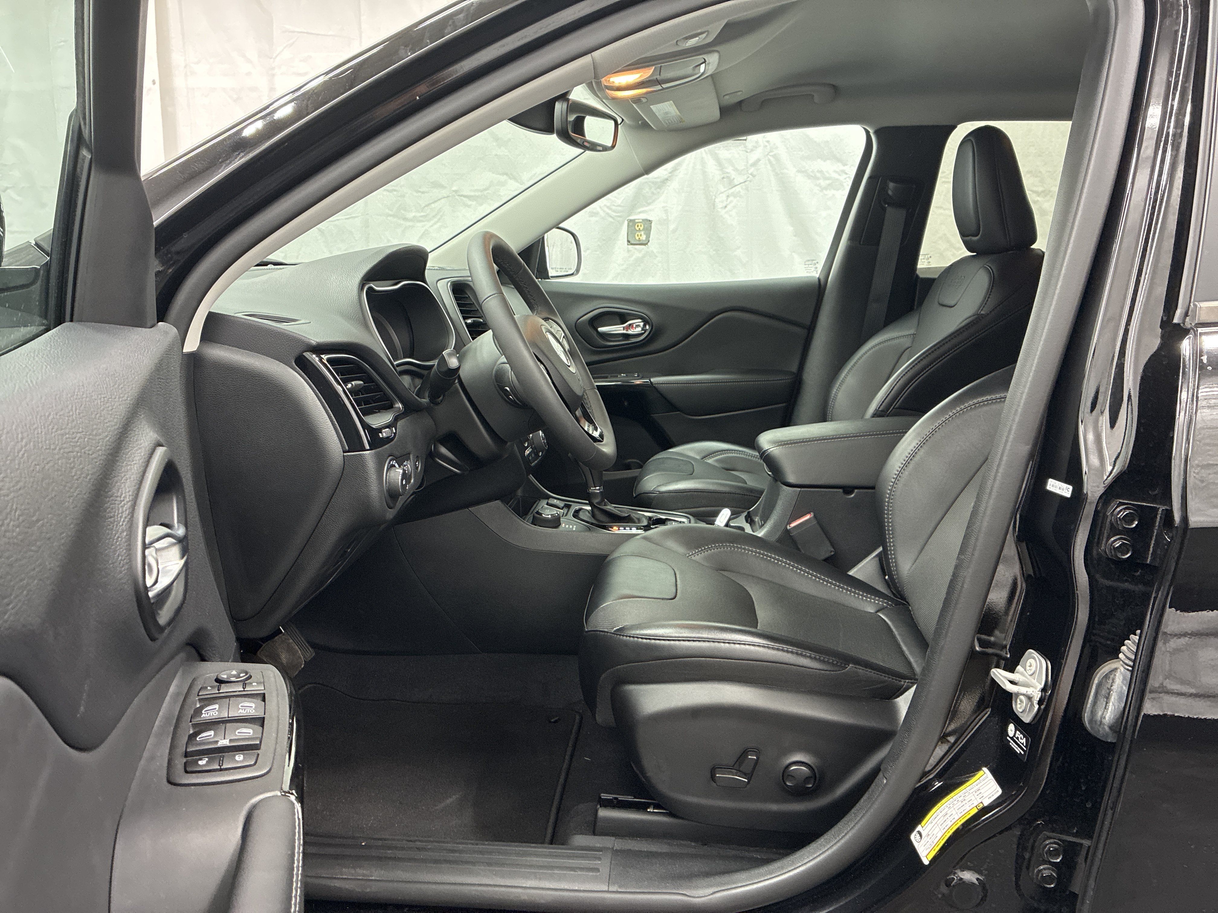 Certified 2023 Jeep Cherokee Altitude Lux AWD/4WD image 14