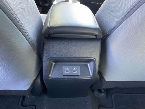 Used 2025 Toyota Corolla SE FWD image 17