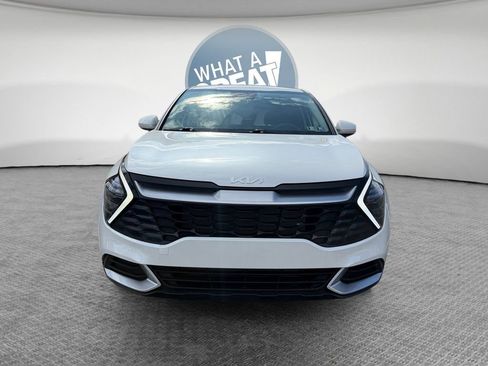 Used 2024 Kia Sportage LX image 9