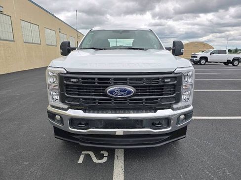 Used 2025 Ford F250 XL w/ FX4 Off-Road Package AWD/4WD image 2