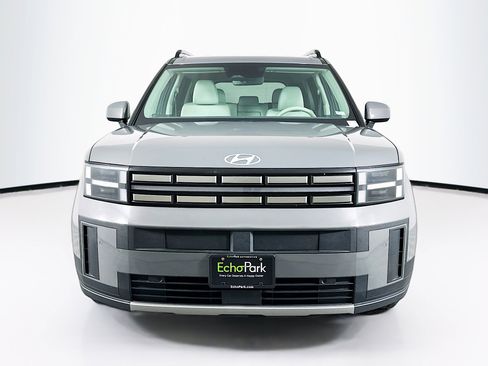 Used 2024 Hyundai Santa Fe SEL image 2