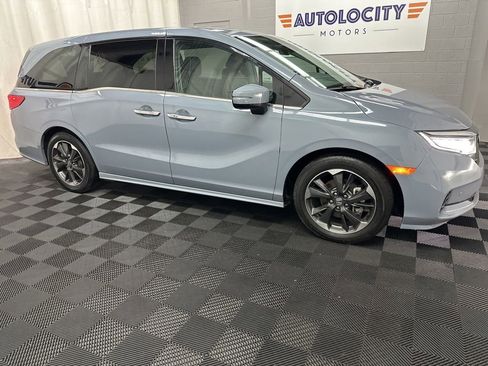 Used 2024 Honda Odyssey Elite image 2