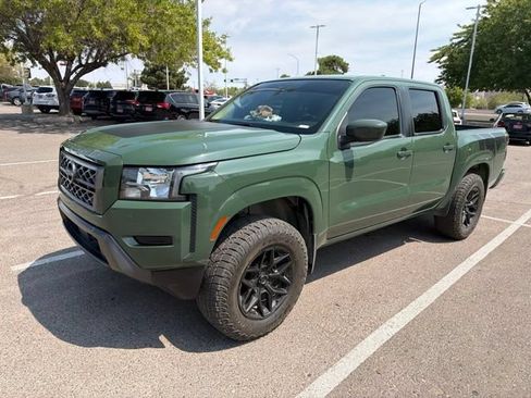 Used 2022 Nissan Frontier SV w/ Technology Package RWD image 4