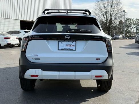 Certified 2025 Nissan Kicks SR image 4
