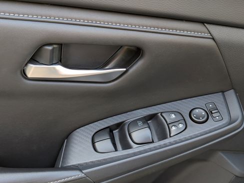 Used 2024 Nissan Sentra SV image 15