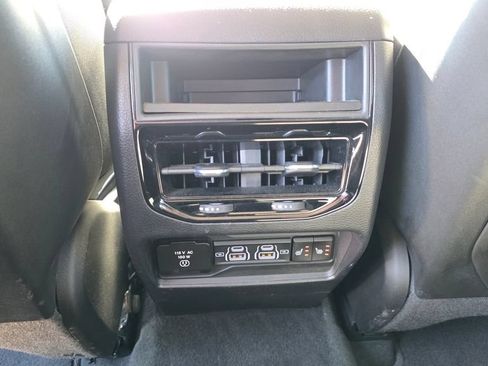 Used 2023 Jeep Grand Cherokee Limited AWD/4WD image 28