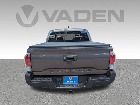 Used 2021 Toyota Tacoma TRD Off-Road AWD/4WD image 21