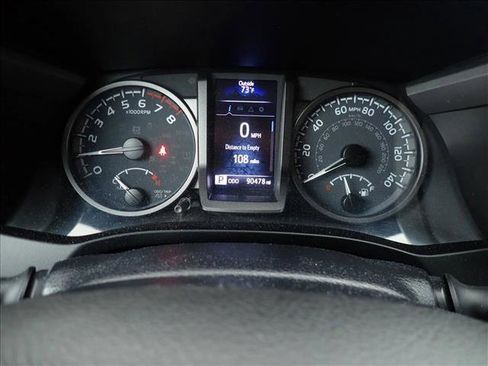 Used 2021 Toyota Tacoma TRD Off-Road AWD/4WD image 23