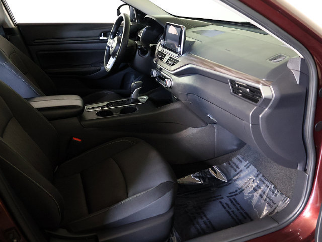 Used 2025 Nissan Altima 2.5 SV AWD/4WD image 30