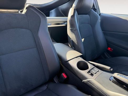 Used 2024 Nissan Z Performance w/ Floor Mat Package image 30