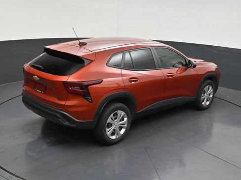 Used 2024 Chevrolet Trax LS FWD image 19