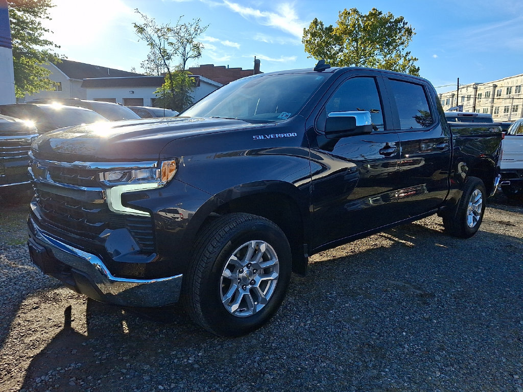 Certified 2024 Chevrolet Silverado 1500 LT AWD/4WD image 3
