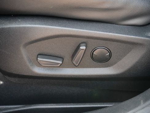 Used 2021 Ford Edge Titanium FWD image 19