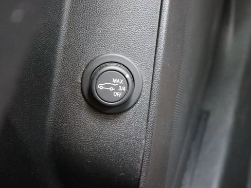 Used 2020 Chevrolet Equinox LT FWD image 11