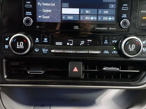 Certified 2021 Toyota Highlander Limited image 20