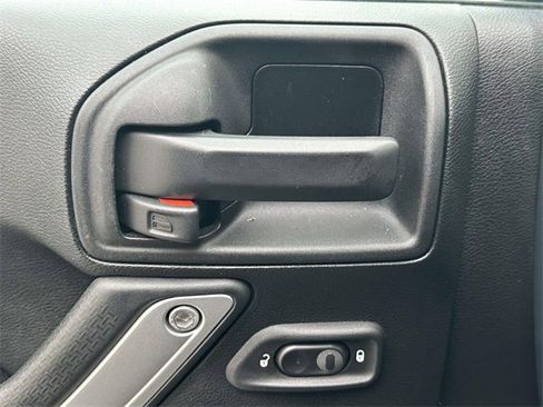 Used 2017 Jeep Wrangler Unlimited Sahara w/ Dual Top Group image 25