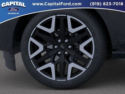 New 2026 Ford Expedition Platinum w/ Platinum Ultimate Package AWD/4WD image 19