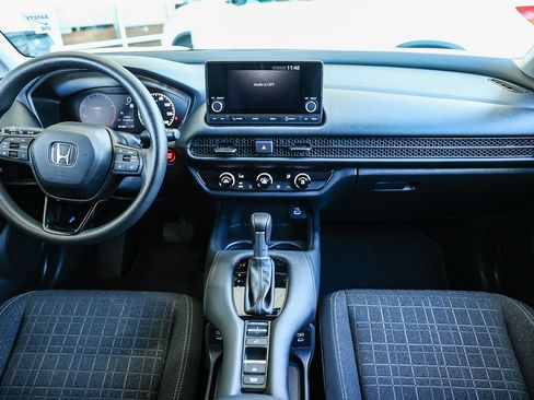 Used 2025 Honda HR-V LX image 3