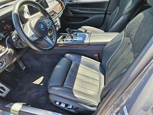 Used 2022 BMW 745e xDrive w/ M Sport Package AWD/4WD image 16