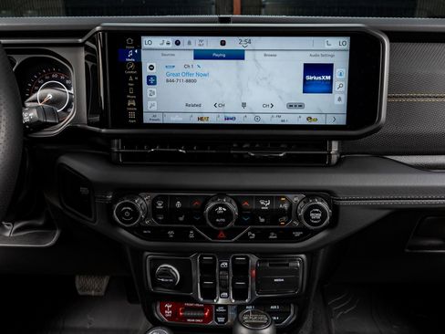 Used 2024 Jeep Wrangler Unlimited Rubicon 392 image 21