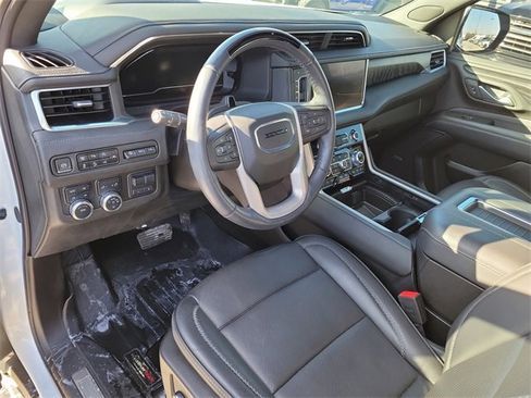 Used 2024 GMC Yukon Denali w/ Advanced Technology Package image 20
