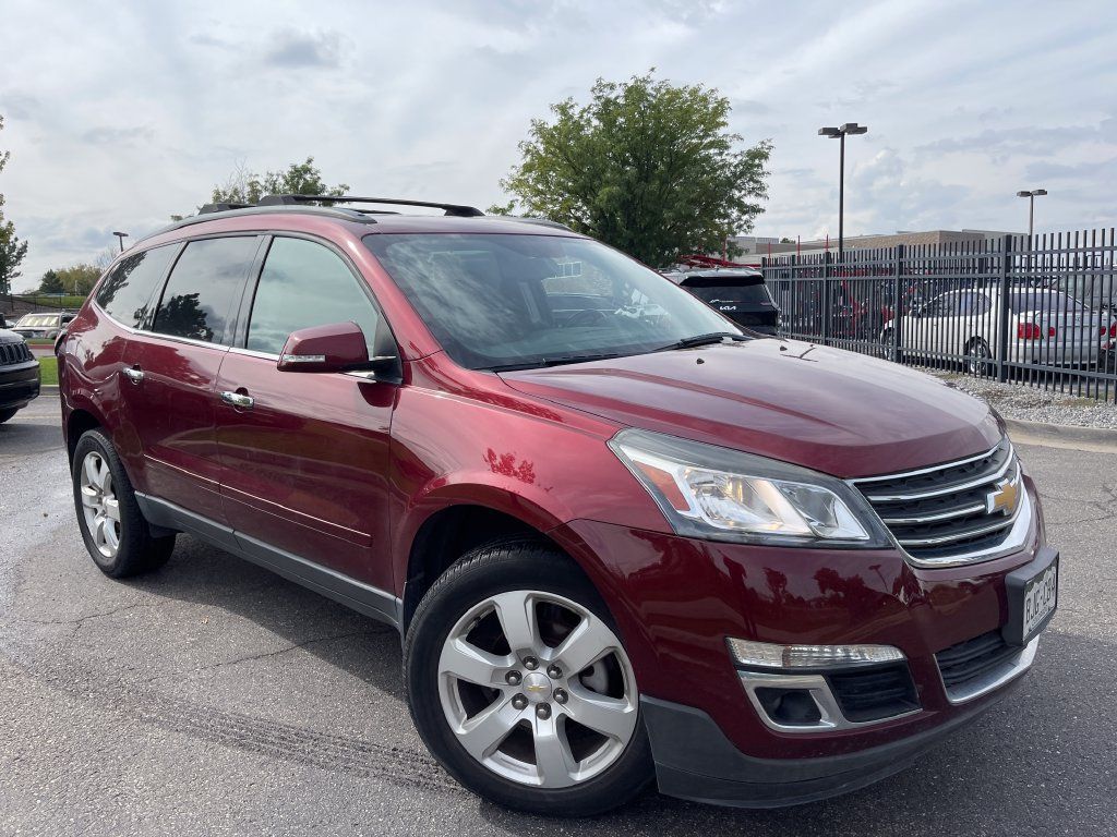 Used 2017 Chevrolet Traverse LT w/ Style and Technology Package AWD/4WD image 1