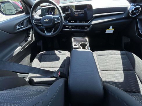 New 2026 Chevrolet Equinox LT w/ Safety and Technology Package FWD image 11