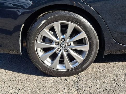 Used 2016 Toyota Camry XLE w/ Moonroof Package FWD image 34