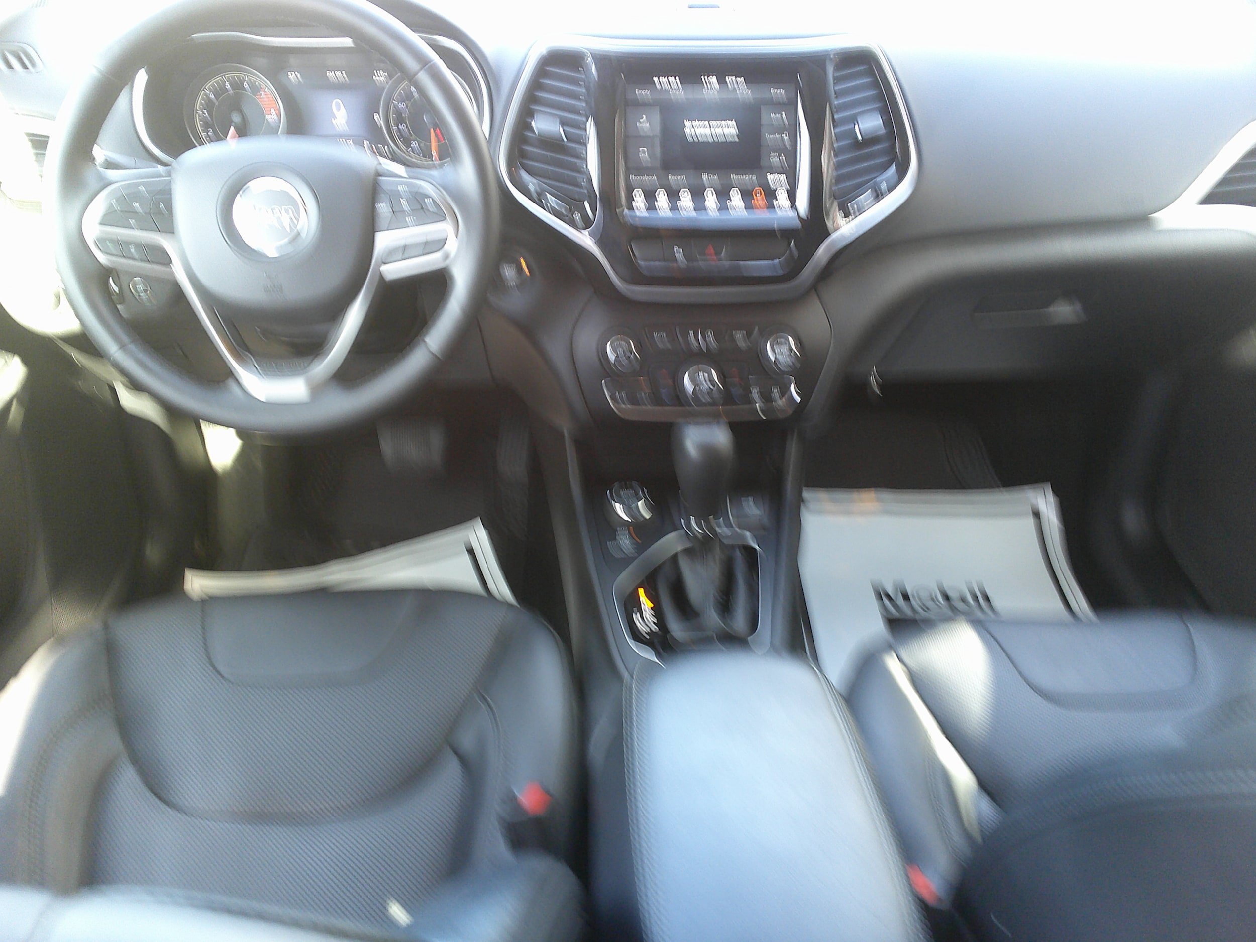 Used 2019 Jeep Cherokee Limited AWD/4WD image 18