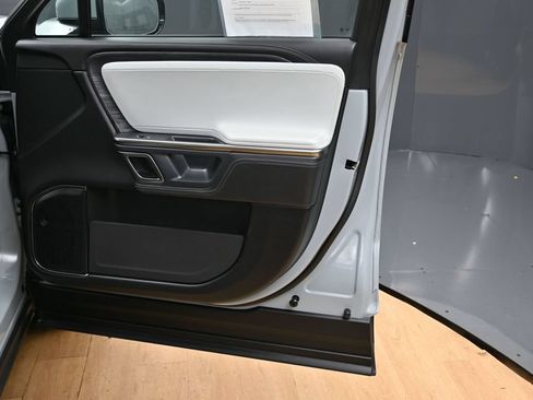 Used 2023 Rivian R1S Adventure AWD/4WD image 36