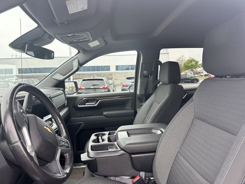 Used 2022 Chevrolet Silverado 1500 LT AWD/4WD image 12
